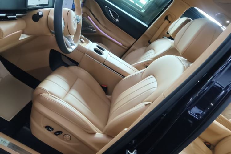 Used VOYAH Dream 2025 PHEV Four-Wheel Drive Prestige Kunpeng Edition Left Front Seat