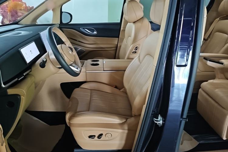 Used VOYAH Dream 2025 PHEV Four-Wheel Drive Prestige Kunpeng Edition Left Front Seat