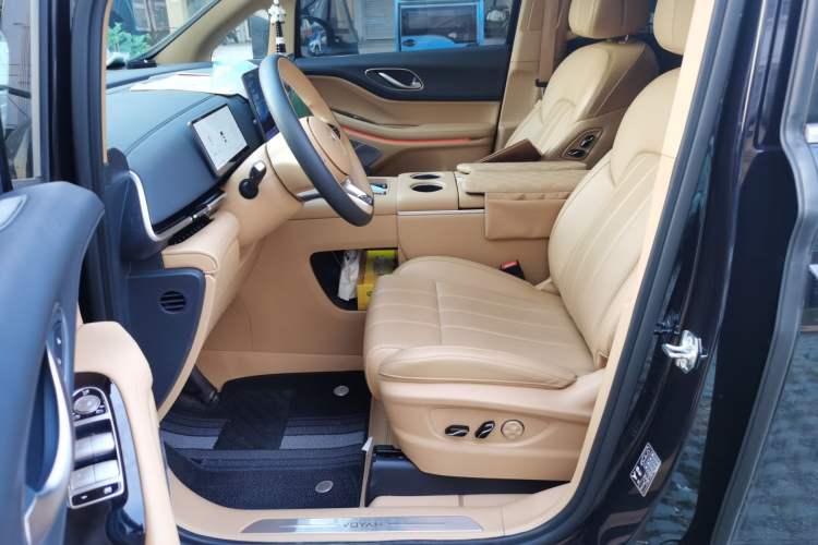 Used VOYAH Dream 2025 PHEV Four-Wheel Drive Prestige Kunpeng Edition Left Front Seat