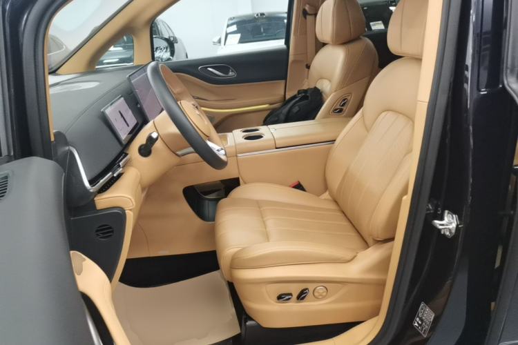 Used VOYAH Dream 2025 PHEV Four-Wheel Drive Prestige Kunpeng Edition Left Front Seat