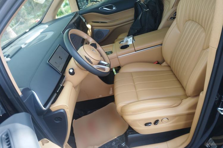 Used VOYAH Dream 2025 PHEV Four-Wheel-Drive Flagship Kunpeng Edition Left Front Seat