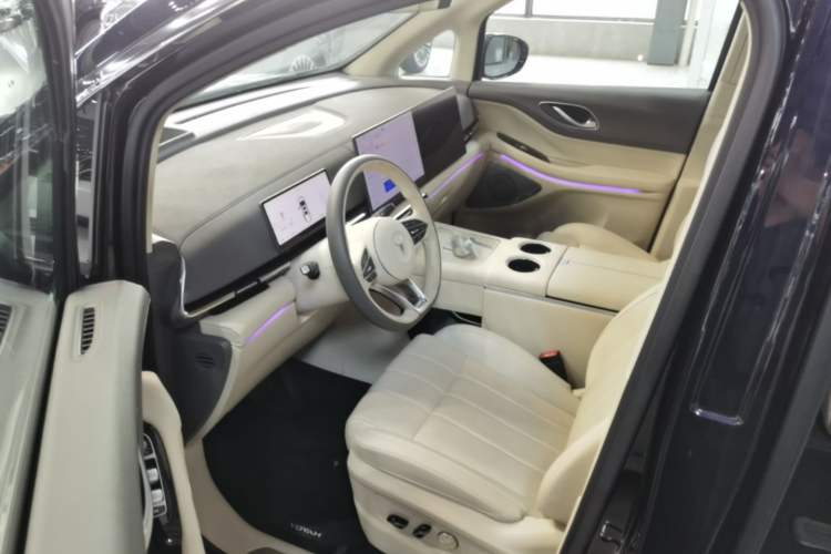 Used VOYAH Dream 2025 PHEV Four-Wheel Drive Prestige Kunpeng Edition Left Front Seat