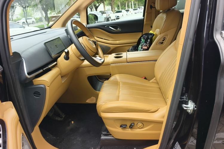 Used VOYAH Dream 2025 PHEV Four-Wheel-Drive Flagship Kunpeng Edition Left Front Seat