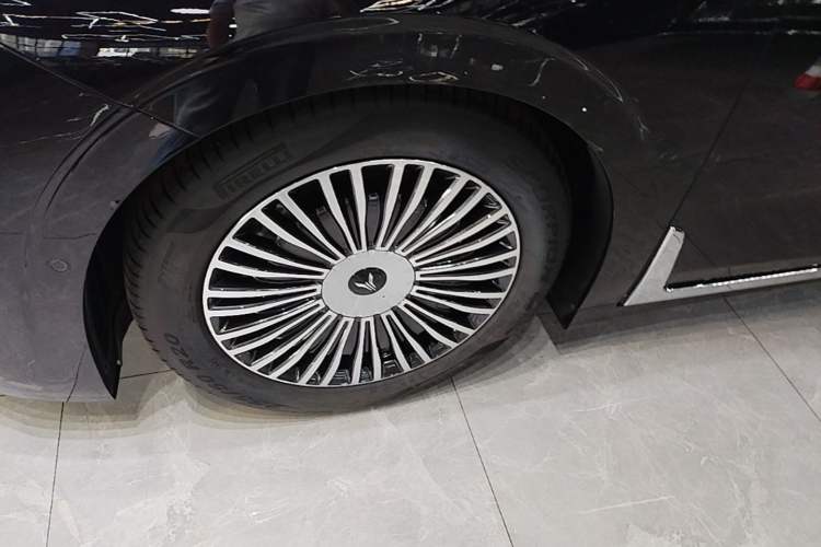 Used VOYAH Dream 2025 PHEV Four-Wheel-Drive Flagship Kunpeng Edition Left Front Wheel Hub