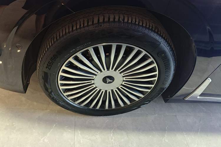 Used VOYAH Dream 2025 PHEV Four-Wheel Drive Prestige Kunpeng Edition Left Front Wheel Hub