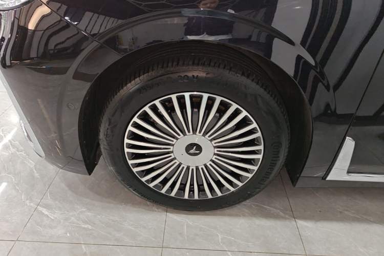 Used VOYAH Dream 2025 PHEV Four-Wheel Drive Prestige Kunpeng Edition Left Front Wheel Hub