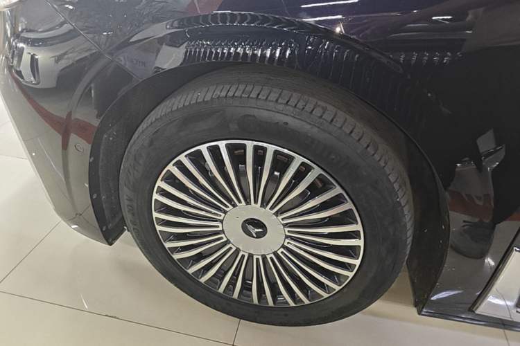 Used VOYAH Dream 2025 PHEV Four-Wheel Drive Prestige Kunpeng Edition Left Front Wheel Hub