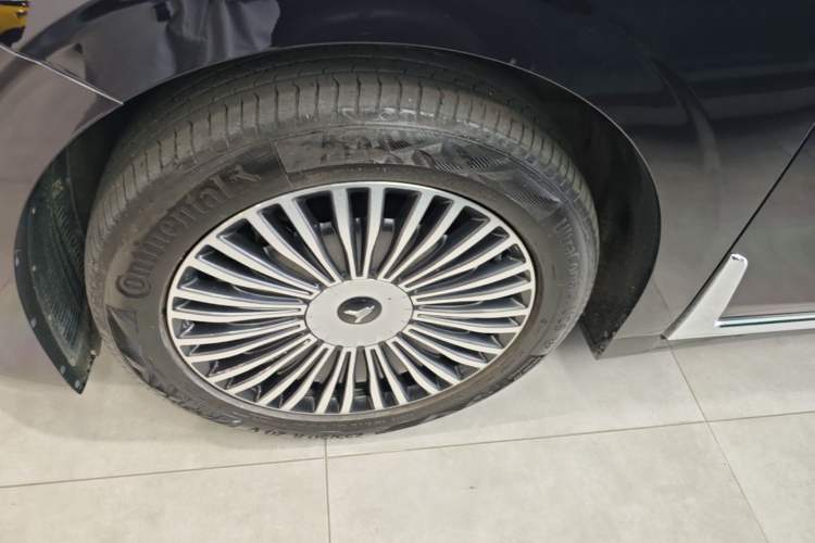 Used VOYAH Dream 2025 PHEV Four-Wheel Drive Prestige Kunpeng Edition Left Front Wheel Hub