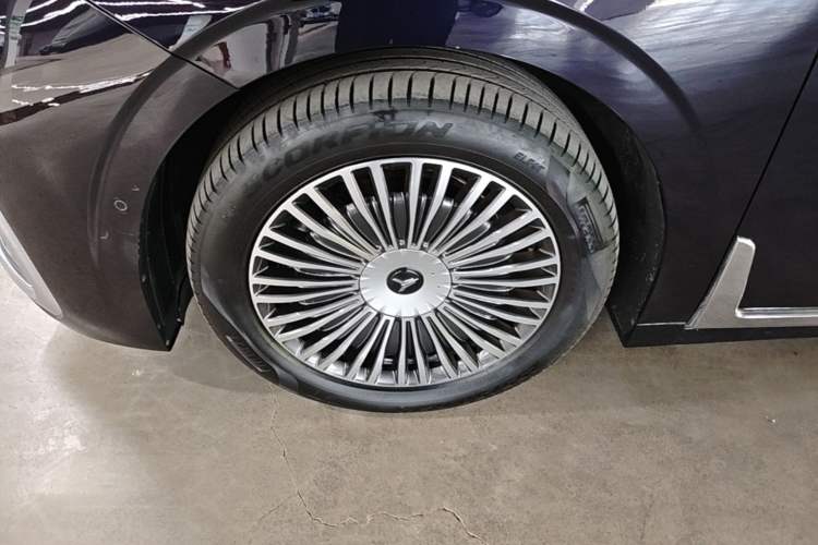 Used VOYAH Dream 2025 PHEV Four-Wheel Drive Prestige Kunpeng Edition Left Front Wheel Hub