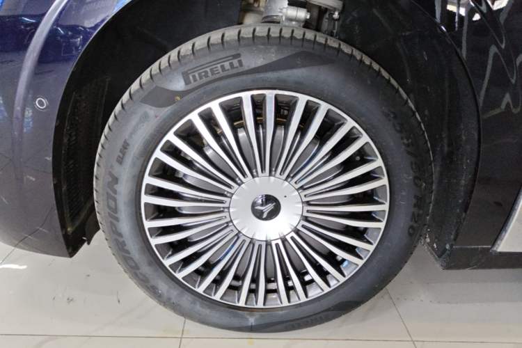 Used VOYAH Dream 2025 PHEV Four-Wheel-Drive Flagship Kunpeng Edition Left Front Wheel Hub