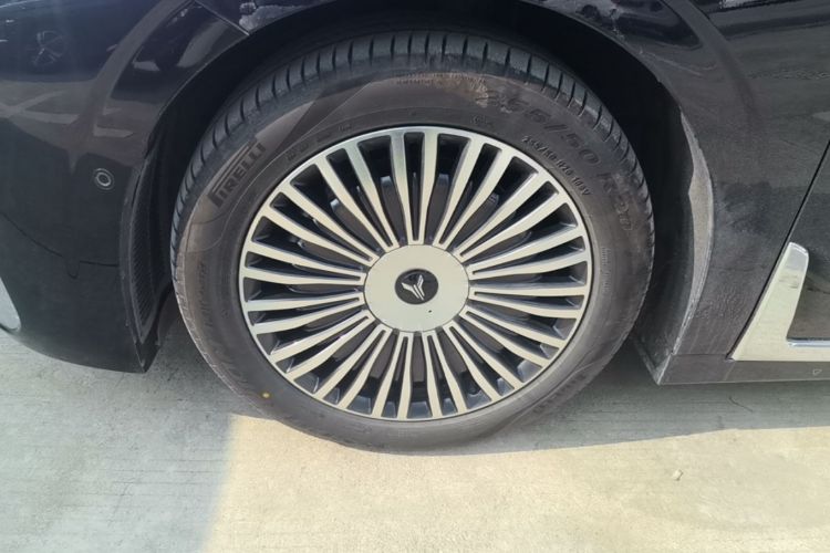 Used VOYAH Dream 2025 PHEV Four-Wheel-Drive Flagship Version – Qiankun Edition Left Front Wheel Hub