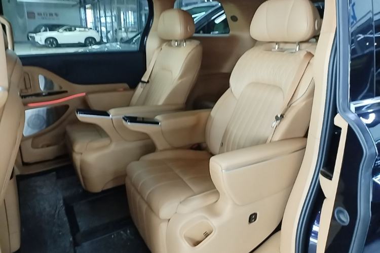 Used VOYAH Dream 2025 PHEV Four-Wheel-Drive Flagship Kunpeng Edition Left Rear Seat