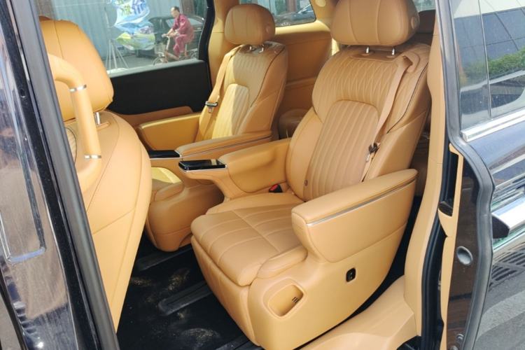 Used VOYAH Dream 2025 PHEV Four-Wheel-Drive Flagship Kunpeng Edition Left Rear Seat