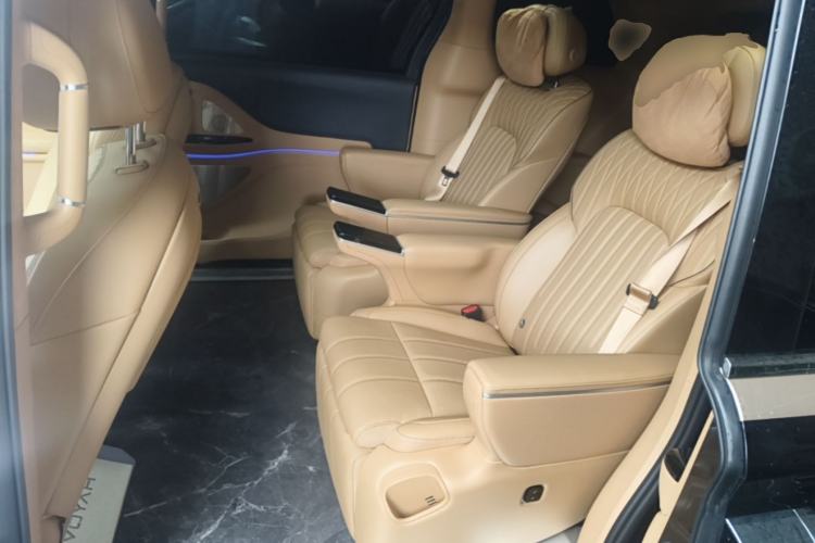 Used VOYAH Dream 2025 PHEV Four-Wheel-Drive Flagship Kunpeng Edition Left Rear Seat