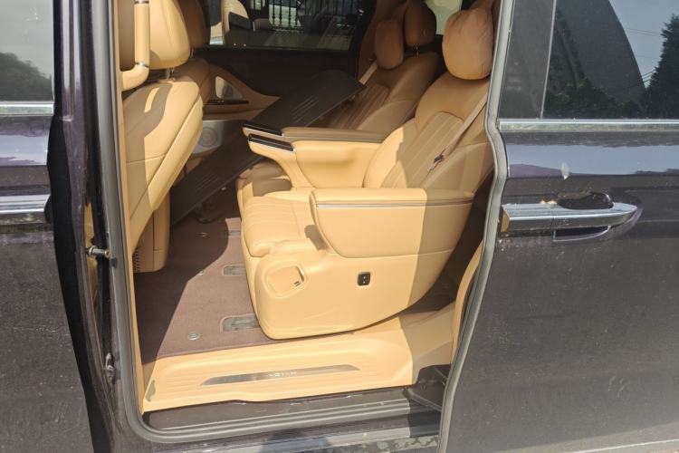 Used VOYAH Dream 2025 PHEV Four-Wheel Drive Prestige Kunpeng Edition Left Rear Seat