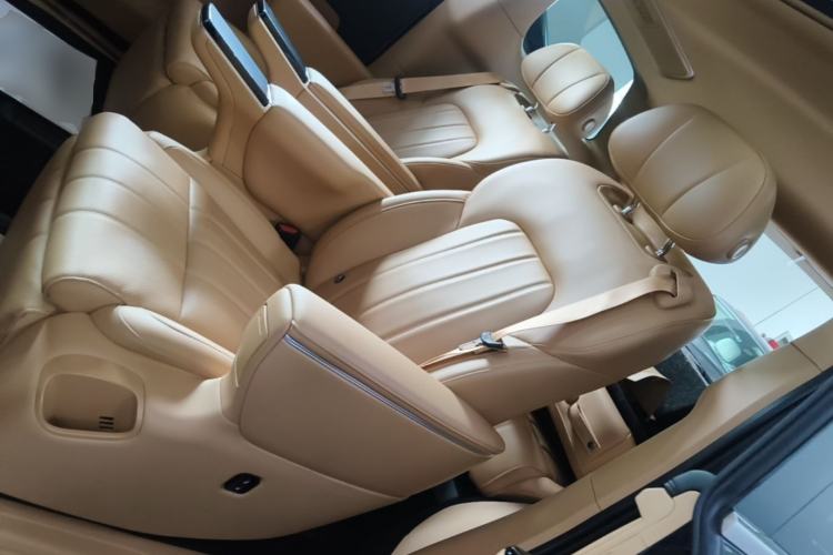 Used VOYAH Dream 2025 PHEV Four-Wheel Drive Prestige Kunpeng Edition Left Rear Seat