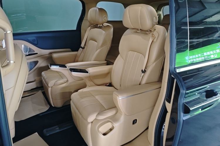 Used VOYAH Dream 2025 PHEV Four-Wheel Drive Prestige Kunpeng Edition Left Rear Seat
