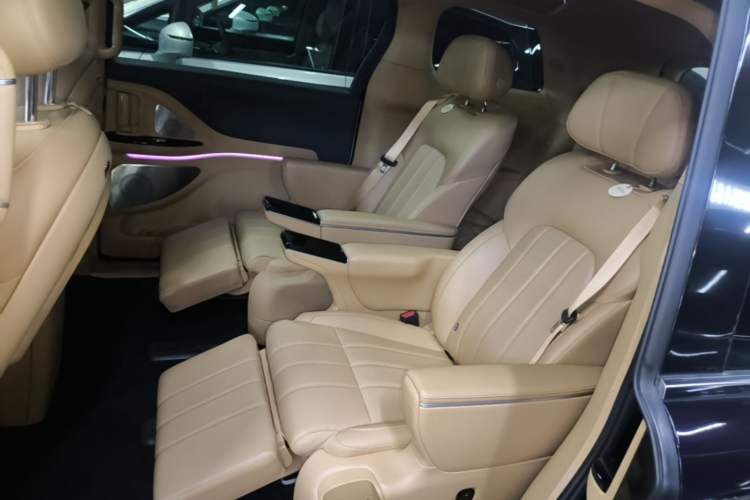Used VOYAH Dream 2025 PHEV Four-Wheel Drive Prestige Kunpeng Edition Left Rear Seat