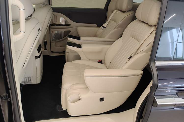 Used VOYAH Dream 2025 PHEV Four-Wheel-Drive Flagship Kunpeng Edition Left Rear Seat