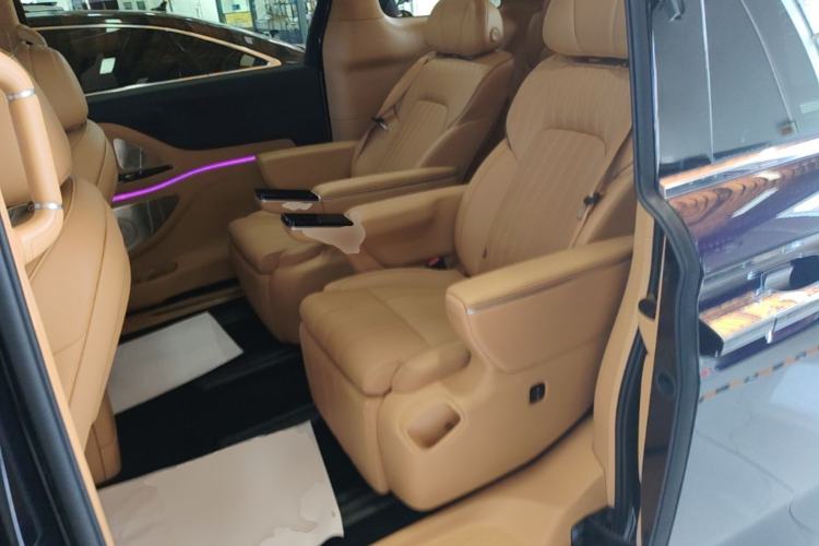 Used VOYAH Dream 2025 PHEV Four-Wheel-Drive Flagship Kunpeng Edition Left Rear Seat