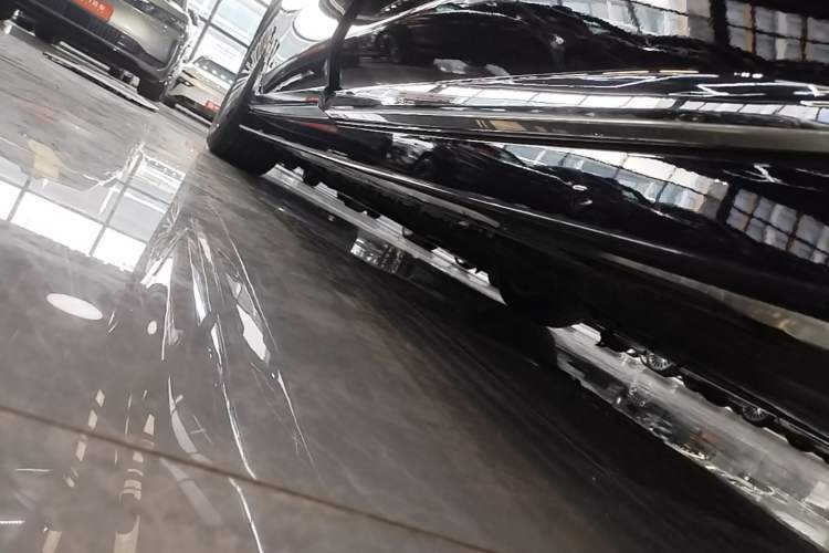 Used VOYAH Dream 2025 PHEV Four-Wheel-Drive Flagship Kunpeng Edition Left Side Sill