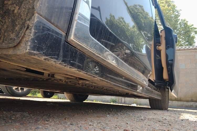 Used VOYAH Dream 2025 PHEV Four-Wheel-Drive Flagship Kunpeng Edition Left Side Sill