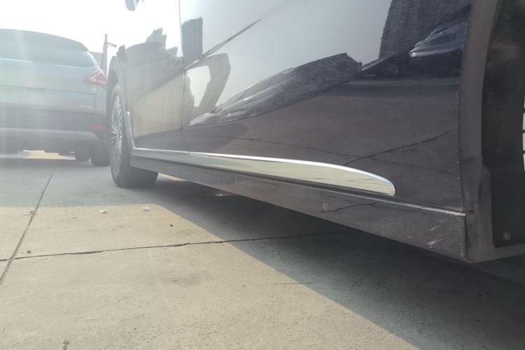Used VOYAH Dream 2025 PHEV Four-Wheel-Drive Flagship Version – Qiankun Edition Left Side Sill