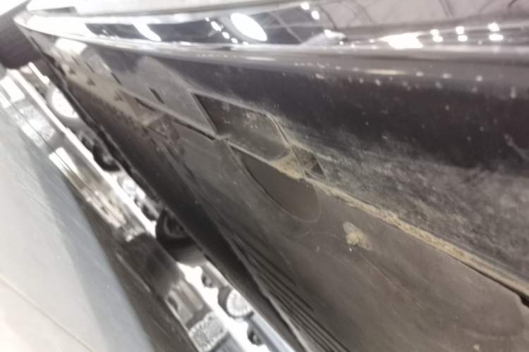 Used VOYAH Dream 2025 PHEV Four-Wheel Drive Prestige Kunpeng Edition Left Side Sill