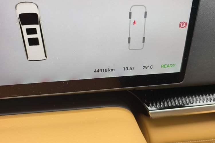 Used VOYAH Dream 2025 PHEV Four-Wheel-Drive Flagship Kunpeng Edition Odometer Close Up