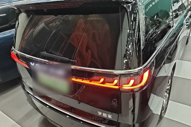 Used VOYAH Dream 2025 PHEV Four-Wheel-Drive Flagship Version – Qiankun Edition Rear