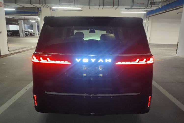 Used VOYAH Dream 2025 PHEV Four-Wheel-Drive Flagship Kunpeng Edition Rear