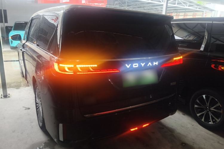 Used VOYAH Dream 2025 PHEV Four-Wheel-Drive Flagship Kunpeng Edition Rear