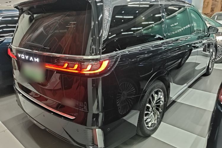 Used VOYAH Dream 2025 PHEV Four-Wheel-Drive Flagship Version – Qiankun Edition Rear Right 45 Deg