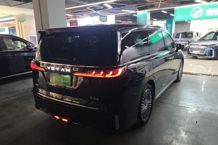 Used VOYAH Dream 2025 PHEV Four-Wheel-Drive Flagship Kunpeng Edition Rear Right 45 Deg