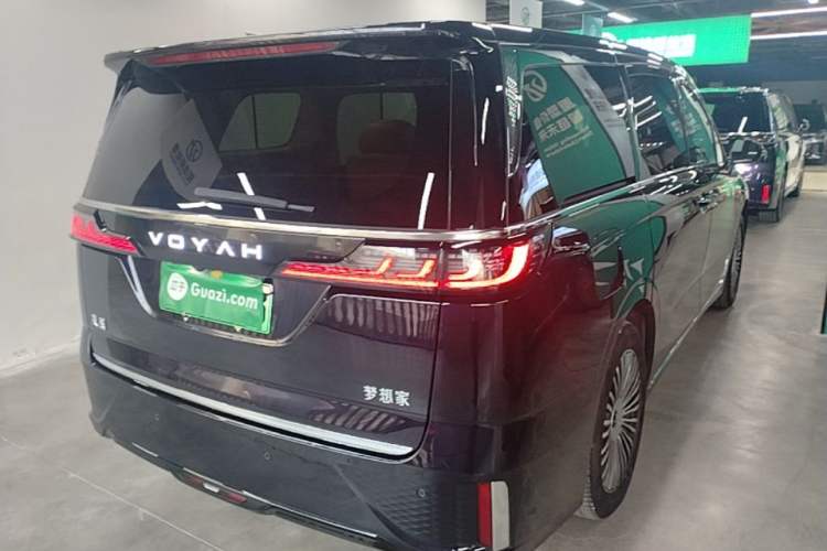 Used VOYAH Dream 2025 PHEV Four-Wheel-Drive Flagship Kunpeng Edition Rear Right 45 Deg