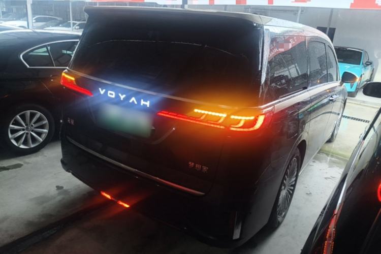 Used VOYAH Dream 2025 PHEV Four-Wheel-Drive Flagship Kunpeng Edition Rear Right 45 Deg