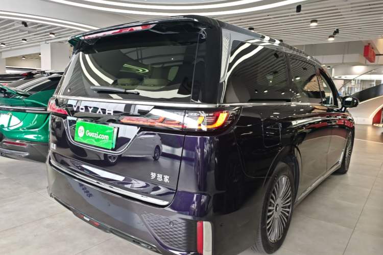 Used VOYAH Dream 2025 PHEV Four-Wheel Drive Prestige Kunpeng Edition Rear Right 45 Deg