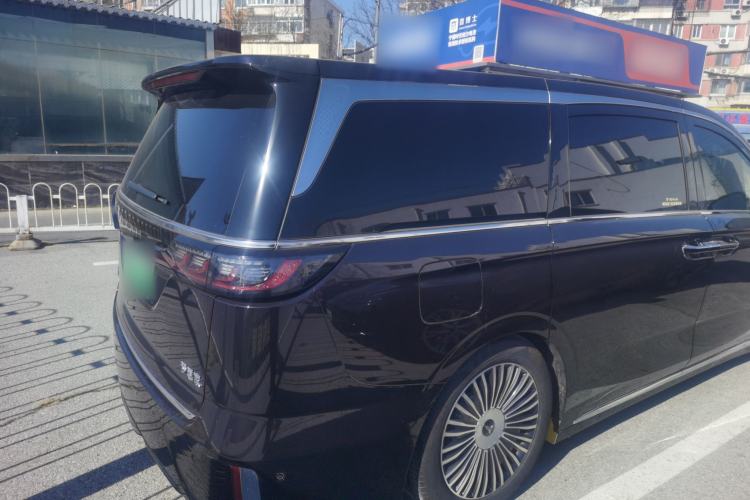 Used VOYAH Dream 2025 PHEV Four-Wheel-Drive Flagship Kunpeng Edition Rear Right 45 Deg