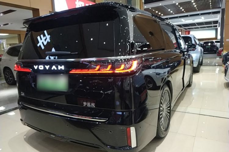 Used VOYAH Dream 2025 PHEV Four-Wheel-Drive Flagship Kunpeng Edition Rear Right 45 Deg