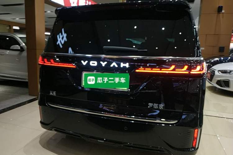 Used VOYAH Dream 2025 PHEV Four-Wheel-Drive Flagship Kunpeng Edition Rear