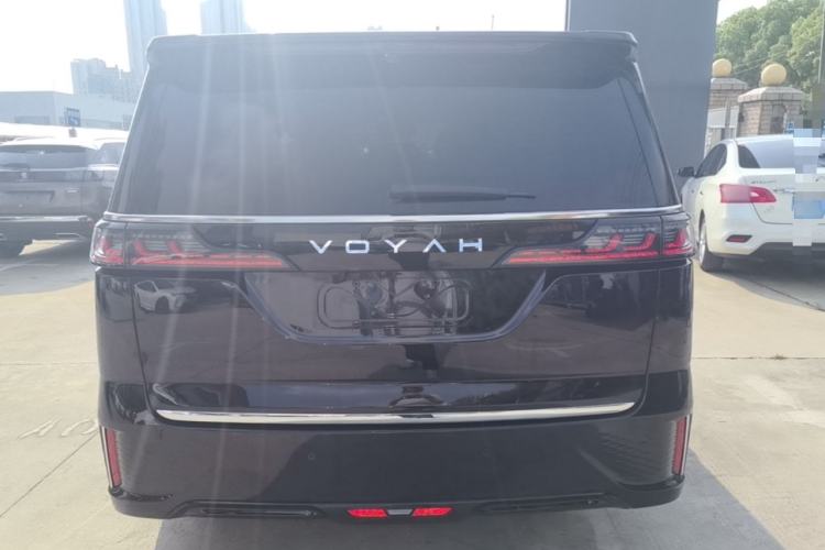 Used VOYAH Dream 2025 PHEV Four-Wheel-Drive Flagship Version – Qiankun Edition Rear