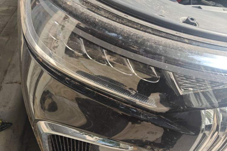Used VOYAH Dream 2025 PHEV Four-Wheel Drive Prestige Kunpeng Edition Right Front Headlight