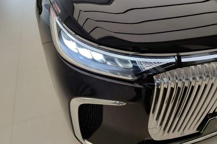 Used VOYAH Dream 2025 PHEV Four-Wheel-Drive Flagship Kunpeng Edition Right Front Headlight