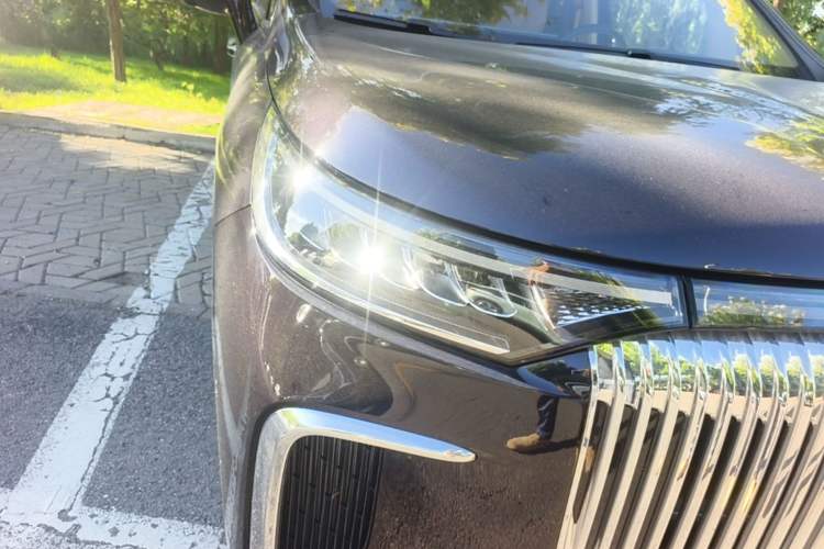 Used VOYAH Dream 2025 PHEV Four-Wheel Drive Prestige Kunpeng Edition Right Front Headlight