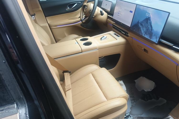 Used VOYAH Dream 2025 PHEV Four-Wheel-Drive Flagship Kunpeng Edition Right Front Seat