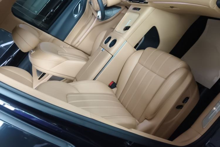Used VOYAH Dream 2025 PHEV Four-Wheel Drive Prestige Kunpeng Edition Right Front Seat