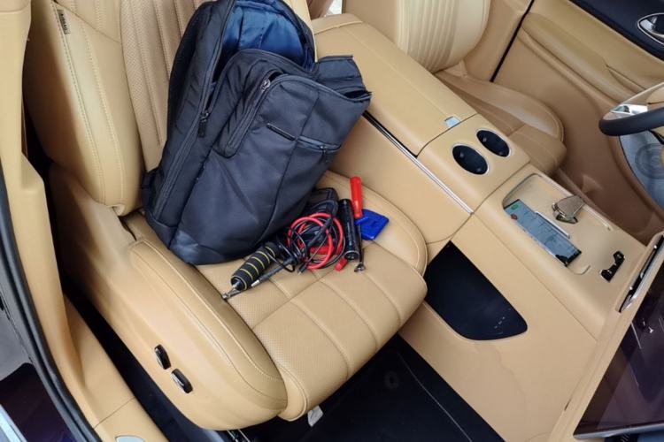 Used VOYAH Dream 2025 PHEV Four-Wheel-Drive Flagship Kunpeng Edition Right Front Seat