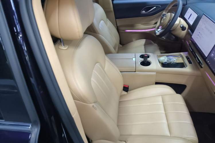 Used VOYAH Dream 2025 PHEV Four-Wheel Drive Prestige Kunpeng Edition Right Front Seat