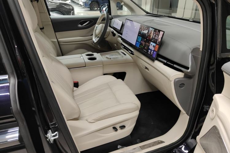 Used VOYAH Dream 2025 PHEV Four-Wheel-Drive Flagship Kunpeng Edition Right Front Seat