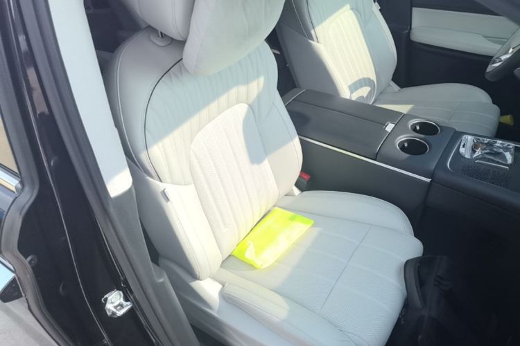 Used VOYAH Dream 2025 PHEV Four-Wheel-Drive Flagship Version – Qiankun Edition Right Front Seat